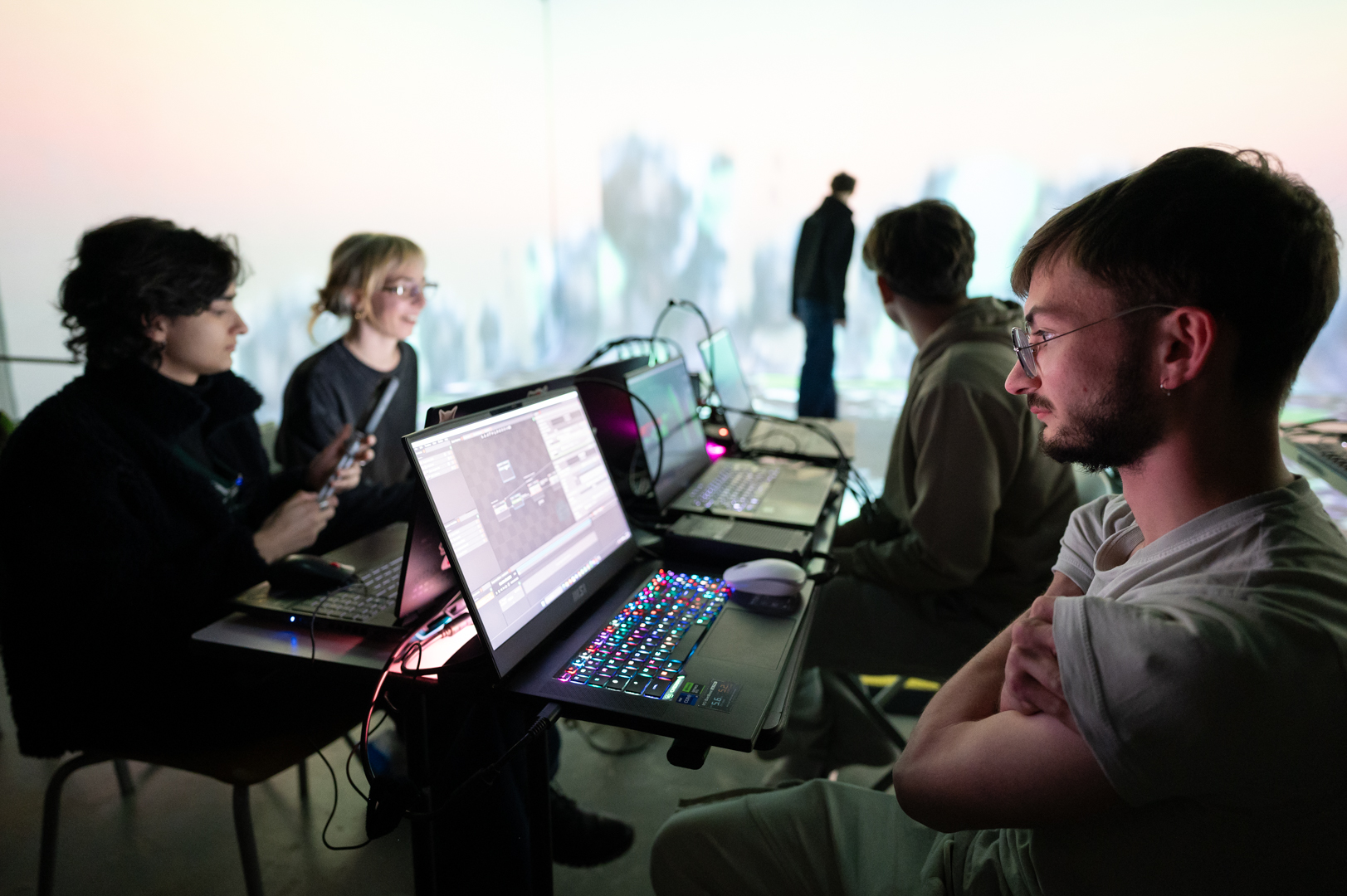 LABOS IMMERSIFS, AADN, creation hybride et art immersif, cultures numériques, expérience immersive